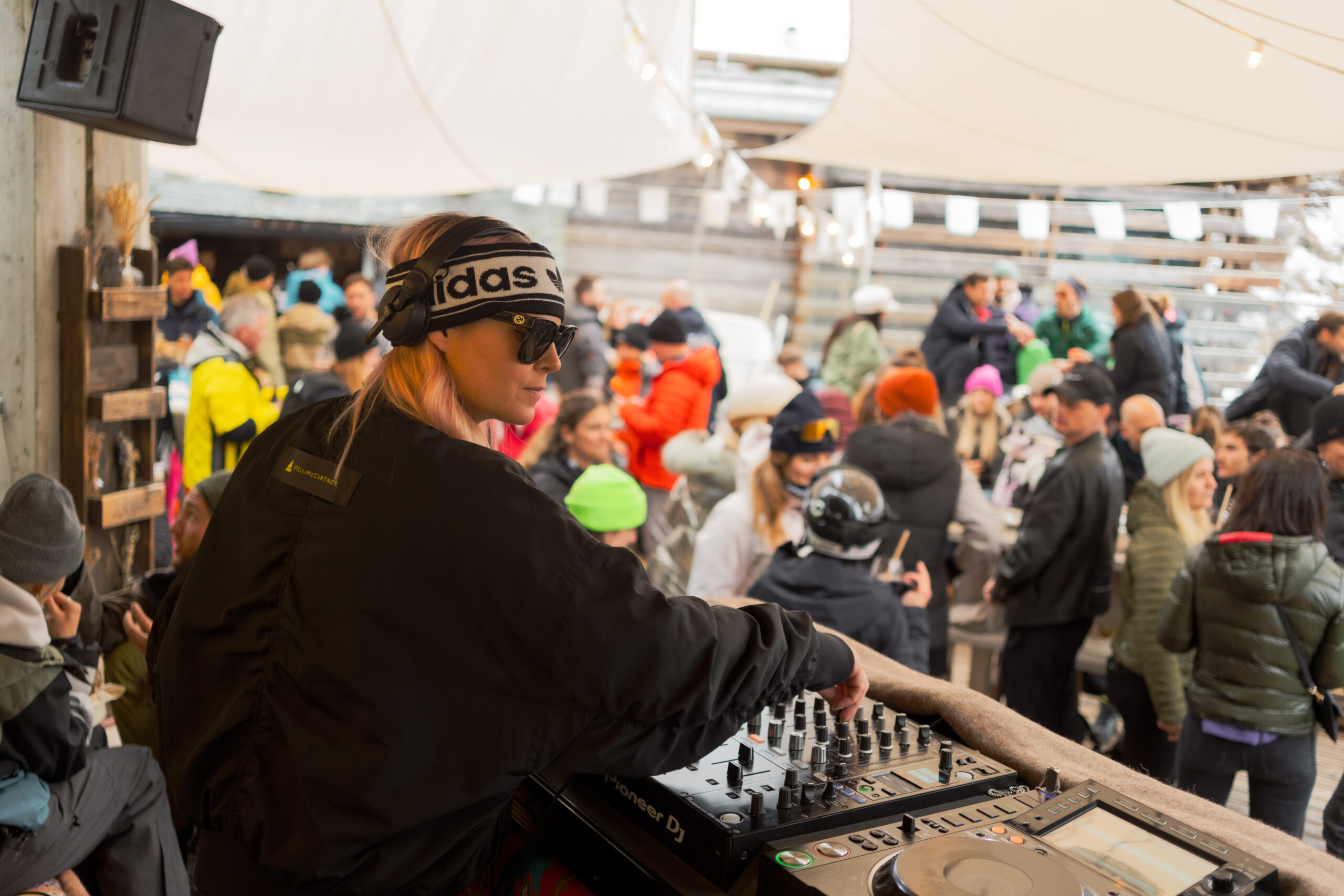 Bushwick-based DJ Laura Lynn après-ski at CERVO. Photo: Clarke Leland